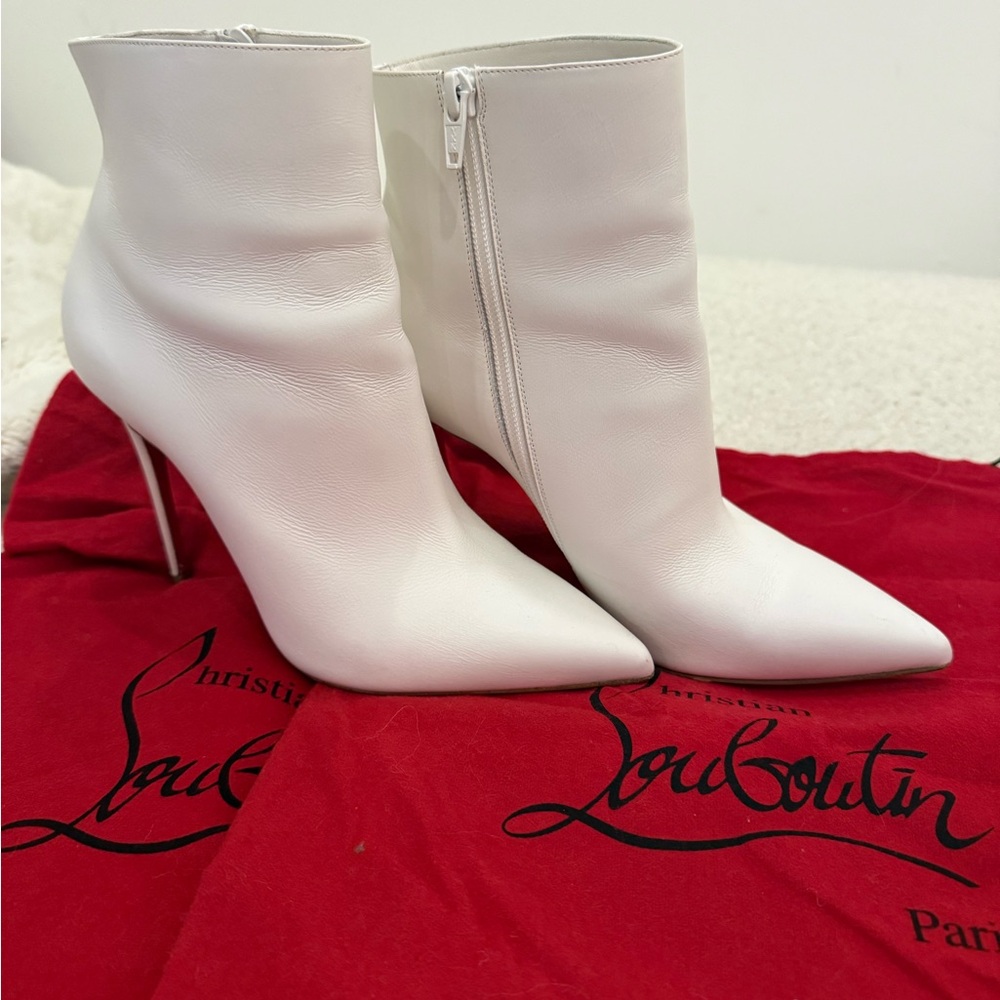 Christian Louboutin White So Kate 100 Boots.  Size 38